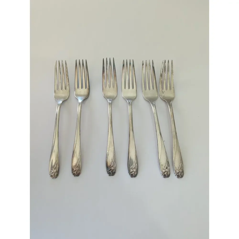 6 International Silverplate 1847 Rogers Bros DAFFODIL 7 3/4
